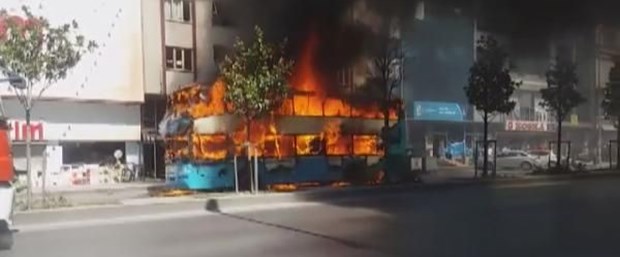 Halk otobüsünde yangın